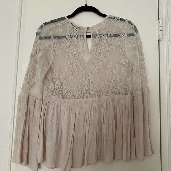 Like New American Eagle Lace Blouse - Picture 4 of 6